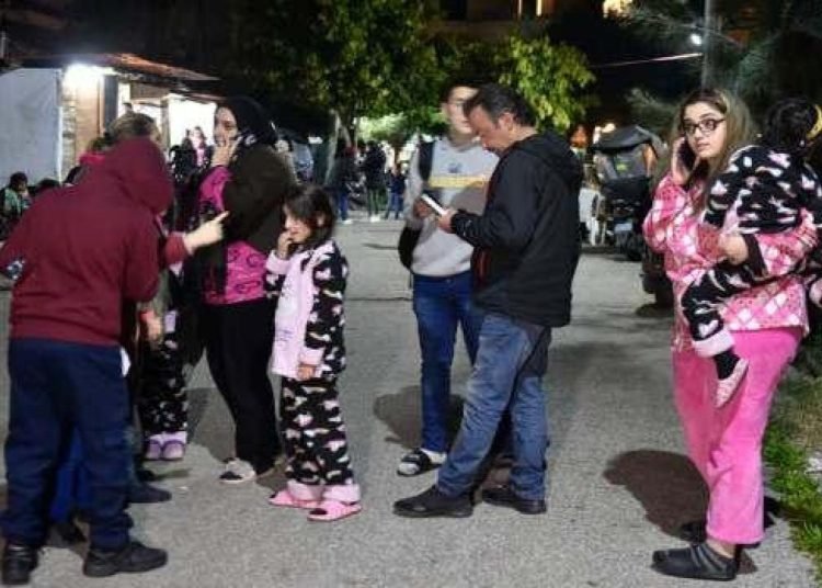 Hatay’da şiddetli deprem! Lübnan’da halk sokaklara döküldü