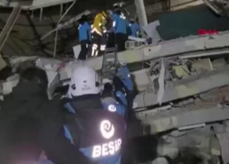 HAYAT KURTARMAYA GİTTİĞİ DEPREM BÖLGESİNDE YAŞAMINI KAYBETTİ