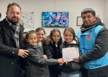 Hollanda’da yürekleri boylarından büyük çocukların bağışları göz yaşarttı
