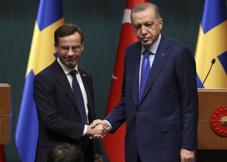İsveç Başbakanı’nın Türkiye ziyareti PKK destekçilerini çılgına çevirdi