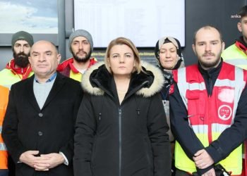 İzmit Belediye Başkanı Hürriyet Ve Chp Kocaeli Milletvekili Tarhan ile Kurtarma Ekipleri Deprem Bölgesine Gidiyor