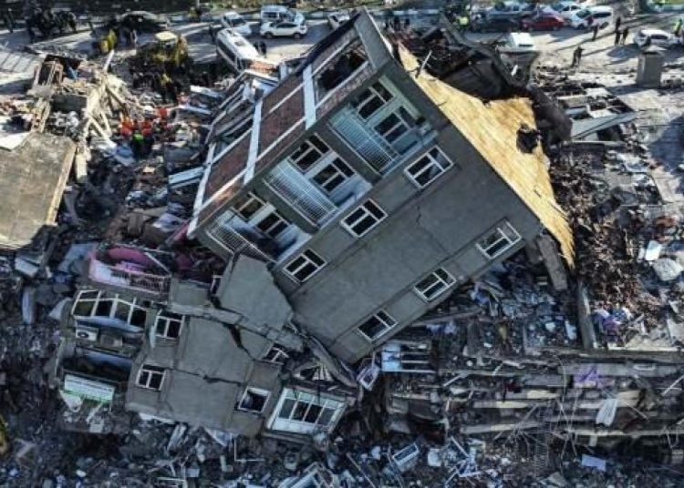 Kanadalı Profesör: Bu deprem dünyanın en büyük 5 depremi arasına girebilir