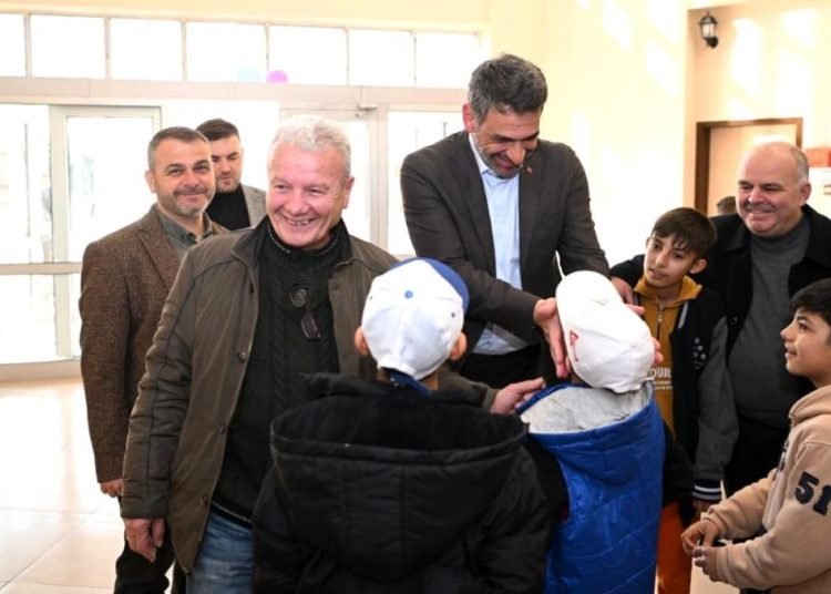 Kartepe’de 2 bin depremzede ağırlanıyor