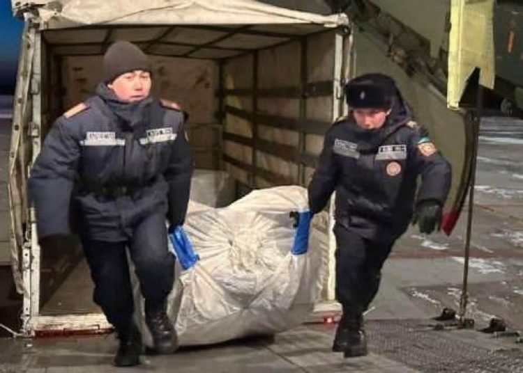 Kazakistan’ın gönderdiği 55 tonluk insani yardım Türkiye’ye ulaştı