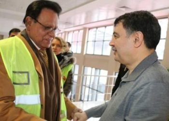 Pakistan’ın Ankara Büyükelçisi yardım toplama merkezinde çalıştı