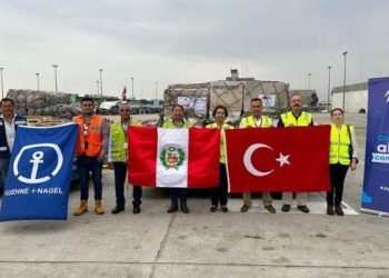 Peru’da depremzedeler için toplanan yardım malzemesi Türkiye’ye gönderildi