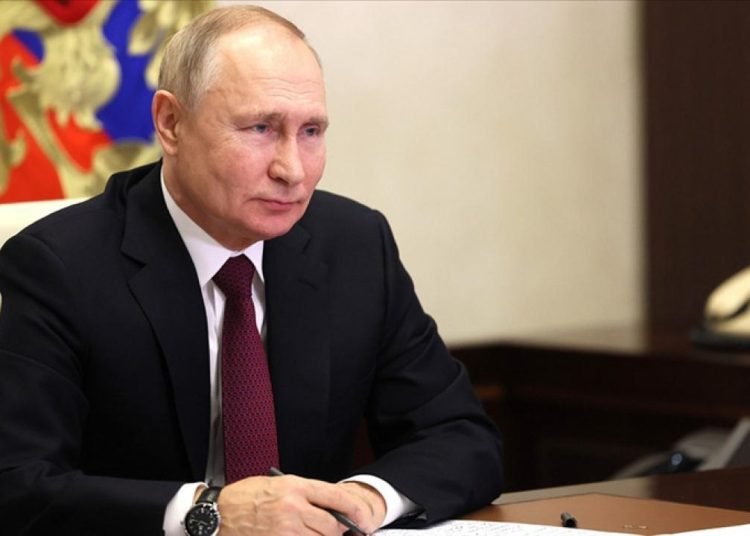 Putin’den Rus kurtarma ekiplerine teşekkür