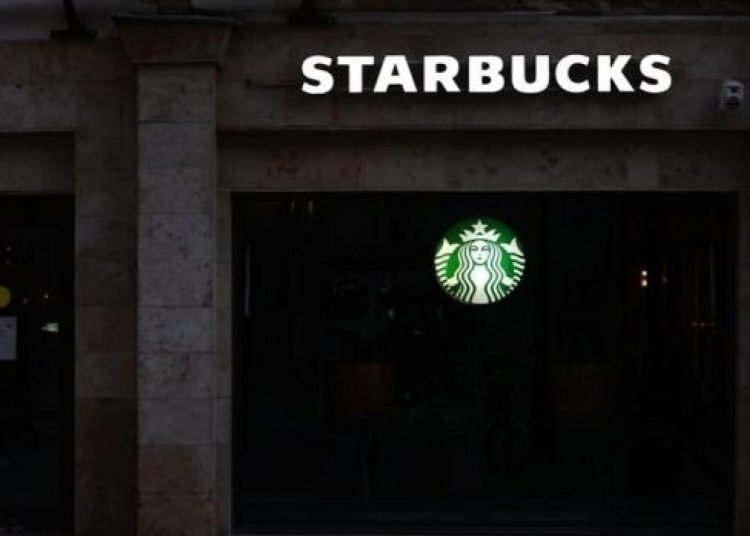 Starbucks binlerce içeceği ‘cam parçaları’ şüphesiyle geri çağırdı