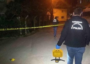 Tartıştığı şahsı sokak ortasında silahla vurup kaçtı