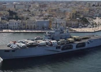 Türkiye’ye yardım taşıyan askeri gemi yola çıktı