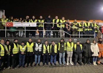 Yurt Dışındaki Türkler depremzedelere yardım seferberliğinde!