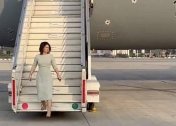 Almanya Dışişleri Bakanı Baerbock Hindistan’da kimse tarafından karşılanmadı