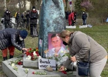 Almanya’da Türk genci için dikilen anıta aşırı sağcı saldırı