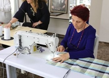 Bayraklılı kadınlardan deprem bölgesine destek sürüyor