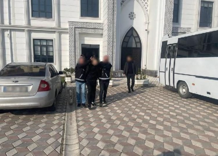 ‘Dur’ ihtarına uymayan hafif ticari araç sürücüsünün çarptığı polis, şehit oldu