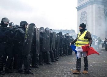 Fransa’da emeklilik yasası Senato’da onaylandı: Sendikalardan grev kararı