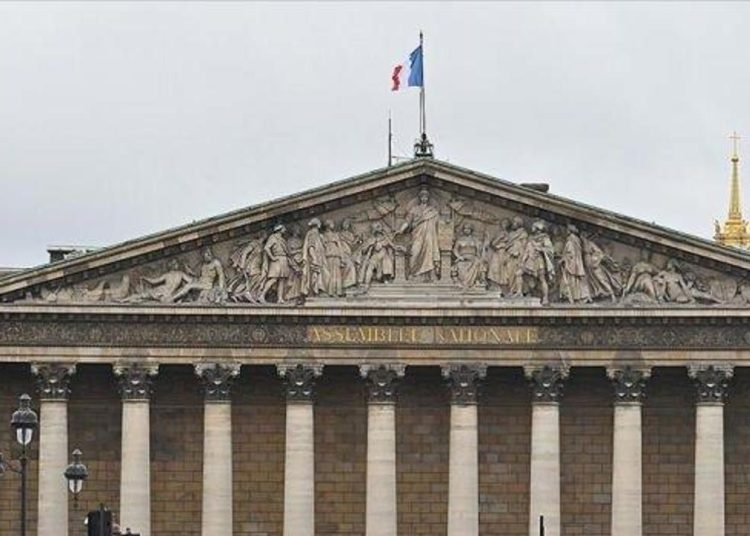 Fransa’da “sarhoş milletvekilleri” nedeniyle Ulusal Mecliste alkol yasağı tartışılıyor