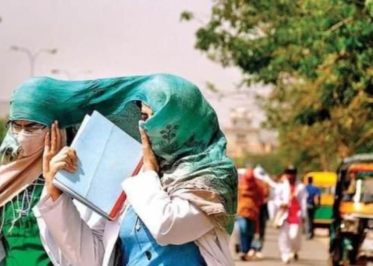 Hindistan, 122 yılın en sıcak şubatını yaşadı