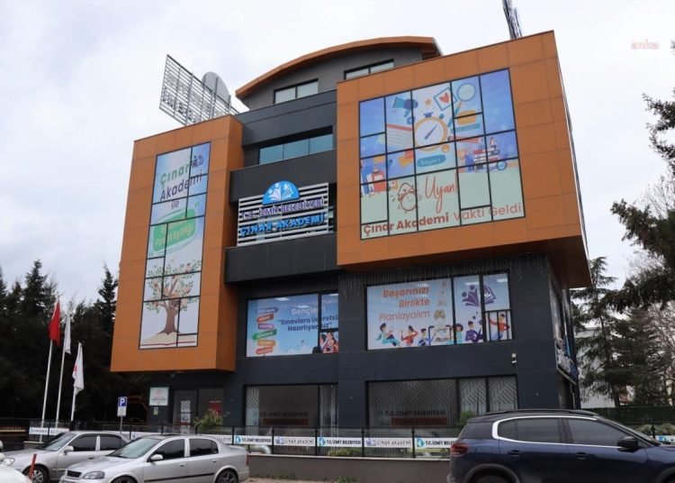 İzmit Belediyesi Çınar Akademi’de Kurum Kabul Sınavı Tamamlandı