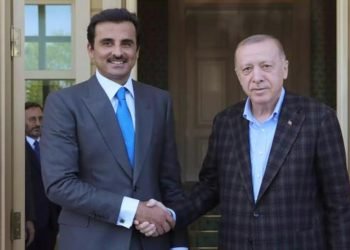 Katar Emiri’nden tüm dünyaya Türkiye çağrısı