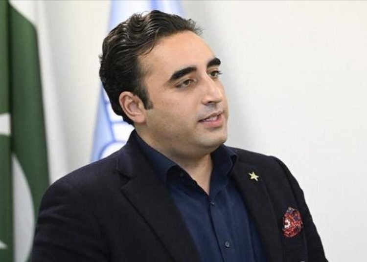 Pakistan Dışişleri Bakanı Zerdari: Kriz fırtınası içindeyiz