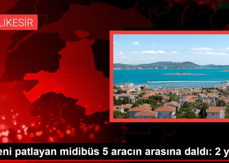 Freni patlayan midibüs 5 aracın arasına daldı: 2 yaralı