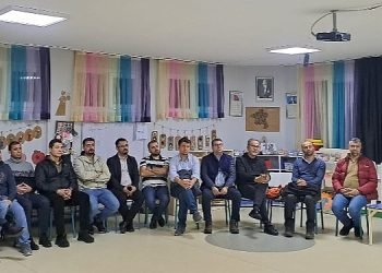 İzmirli babalar eğitimde