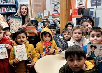 Minik Öğrencilerin Kütüphane Heyecanı