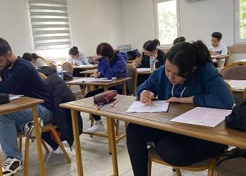 Öğrenciler Türkiye geneli deneme sınavında