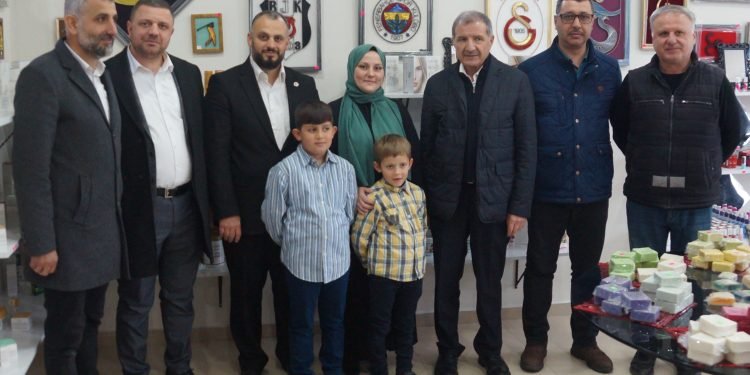 Es Kozmetik Mağazasının Maşukiye’deki Açılışına Yoğun İlgi.