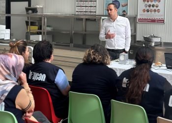 BAYCAN ELEKTRİK, ENGELLERİ AŞAN HİKAYELER’LE YİNE EZBER BOZUYOR