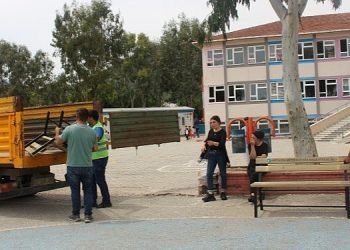 Antalya Büyükşehirden okul ve camilere bank ve piknik masası