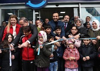 Bağcılar’da ihtiyaç sahipleri için ‘Sosyal Market’ açıldı