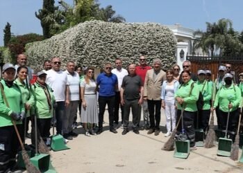 Başkan Engin, Mahalle Gezilerine Devam Ediyor