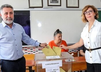 Başkan Sandal oyunu kullandı “Vatanını seven sandığa gelsin”