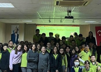 Bayrampaşa Belediyesi’nden öğrencilere ‘geri dönüşüm’ eğitimi