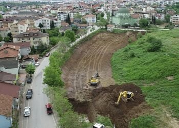 Derince’de Dere Islah Çalışması Yapılıyor