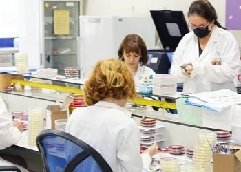 DEÜ Laboratuvarlarında Dijital Dönem