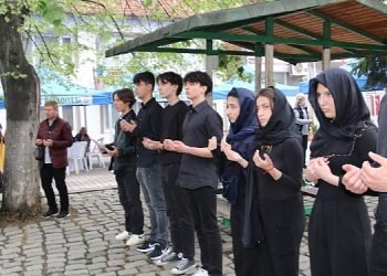 İznikli Gönül Adamı Eşrefzade Abdullah Rumi Hazretleri İznik’te ki kabri başında anıldı