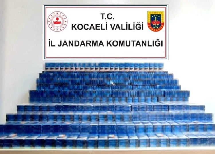 Kocaeli’de çok sayıda tarihi eser ve binlerce makaron ele geçirildi