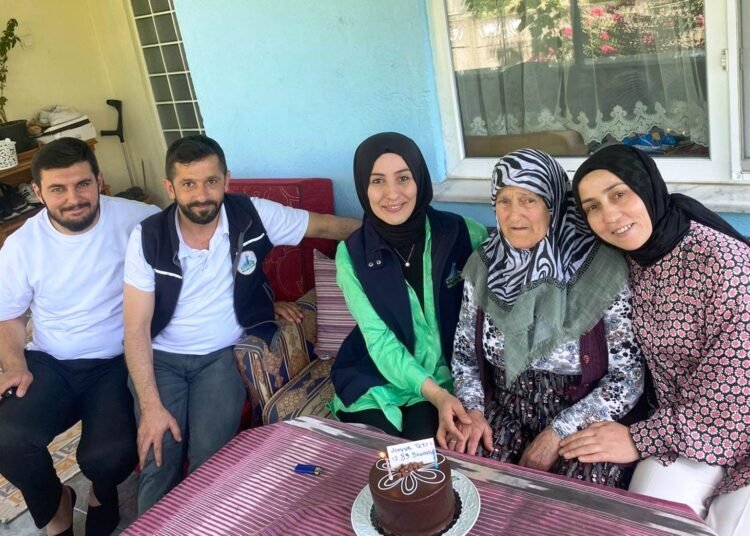 KARTEPELİ HAVVA KARA 89.YAŞINA ALO EVLAT İLE GİRDİ