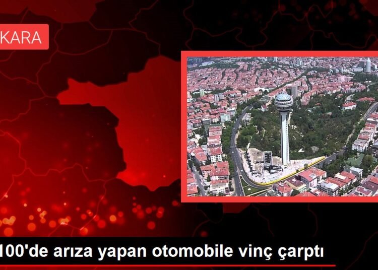 D-100’de arıza yapan otomobile vinç çarptı