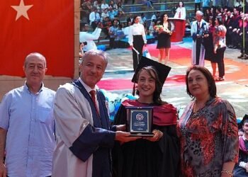 Egeli 362 genç hekim sağlık ordusuna uğurlandı