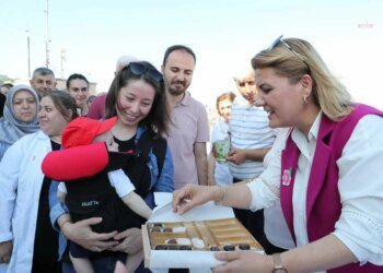 İzmit Belediye Başkanı Personeliyle Bayramlaştı