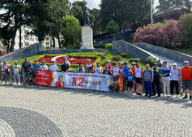 İzmit’in Kurtuluşu Bisiklet Turunda Kutlandı