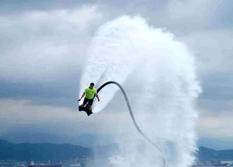 Kocaeli’de Türkiye Su Jeti ve Flyboard Şampiyonası düzenlendi