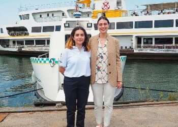 Şehir Hatları tarihinin ilk kadın kaptanı Deniz Taksi’nin dümeninde