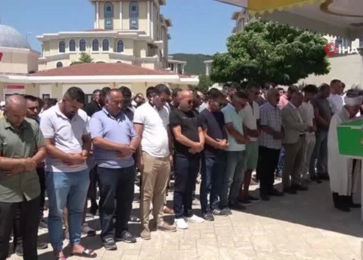 2 çocuk annesi okul müdürüne son veda