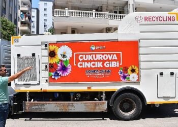 Çukurova’da konteynerler ilaçlı su ile yıkanıyor