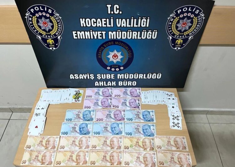 Derince’de kumar oynatılan iş yerine denetim yapıldı